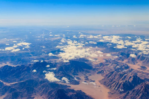 エジプトのシナイ山と砂漠の眺め 飛行機からの眺め — ストック写真