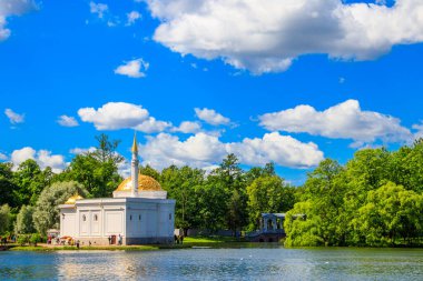 Puşkin, Rusya - 28 Haziran 2019: Tsarskoye Selo, Puşkin, Rusya 'daki Catherine Park' taki Türk hamamı