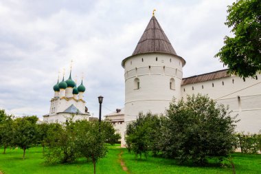 Rostov Kremlin 'in mimari topluluğu Rostov Veliky, Rusya' da. Rusya 'nın altın yüzüğü