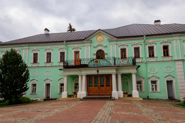 Κτίριο Στην Αγία Λαύρα Της Αγίας Σεργκίας Στο Sergiev Posad — Φωτογραφία Αρχείου