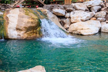 Antalya ilinin Goynuk kanyonunda küçük şelale, Türkiye