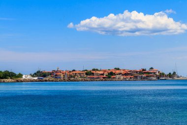 Bulgaristan 'ın eski Nessebar kenti ve Karadeniz manzarası