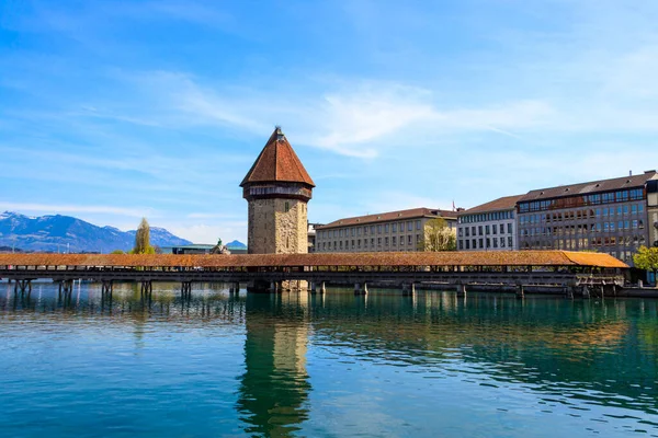 Chapel Bridge Spanning River Reuss City Lucerne Switzerland — Stock Photo, Image