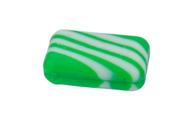 Beyaz arkaplanda izole edilmiş sabun çubuğu