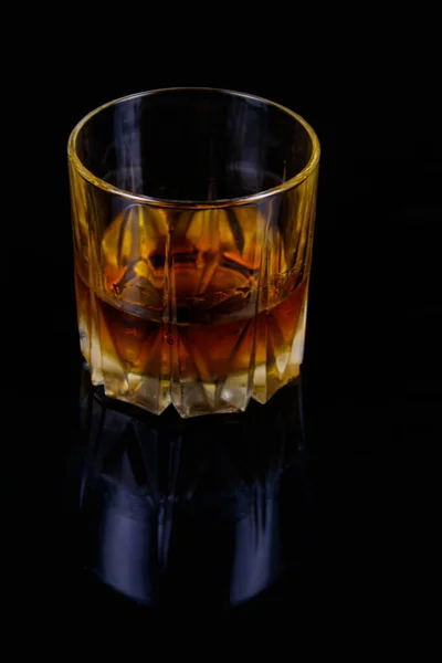 Vaso Whisky Sobre Fondo Negro — Foto de Stock