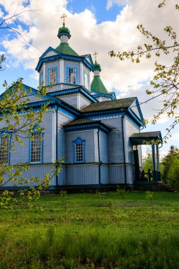 Ukrayna 'nın Pereyaslav kentindeki Açık Hava Halk Mimarisi ve Ortanca Naddnipryanschina Halk Yolları Müzesi' ndeki eski ahşap kilise