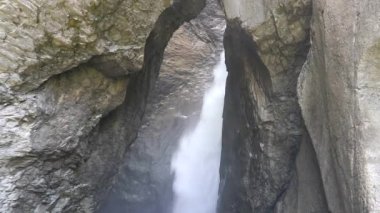 Trummelbach Şelaleleri, İsviçre 'nin Lauterbrunnen kentindeki dağın içinde buzulla beslenen 10 şelaleden oluşan bir seridir.