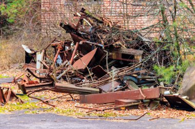 Çernobil Yasaklama Bölgesi, Ukrayna 'da hurda metal yığını
