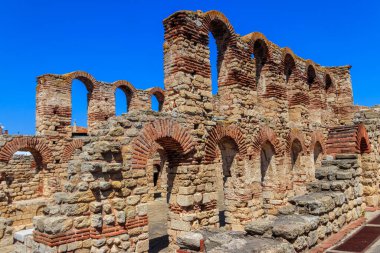 Bulgaristan 'ın Nessebar kentindeki Eski Piskopos olarak da bilinen Bizans Aziz Sophia Kilisesi. UNESCO Dünya Mirası Alanı