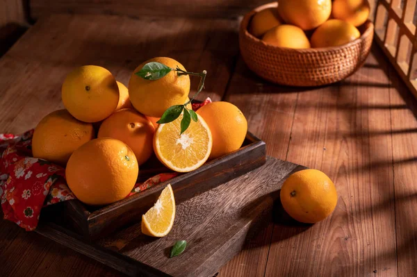 Dim Light Oranges Plate Wooden Table Oil Paintings — Foto Stock