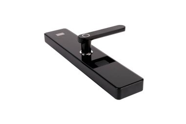 Kabartma boyasından yapılmış metal bir kilit beyaz arka planda kilitlidir.