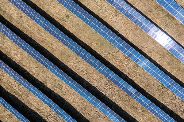 Solar Farm Aerial View Rows Panels Small House — Foto de Stock