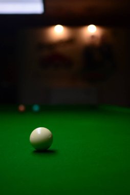 snooker, ball, table, man, red, play, game, white, fun, green, sport, snookers, cue, close-up, bar, pool, shot, bilardo, player, people, group, circle, field, round, round, recrerereation