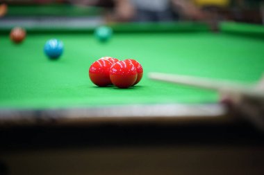 snooker, ball, table, man, red, play, game, white, fun, green, sport, snookers, cue, close-up, bar, pool, shot, bilardo, player, people, group, circle, field, round, round, recrerereation