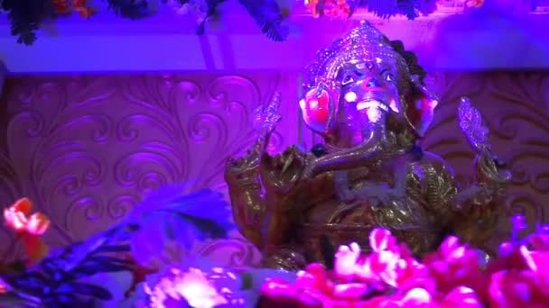 加内沙大人在灯光下 印度教文化神 — 图库视频影像