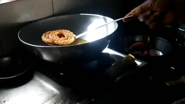 Chakali Quente Crocante Está Pronto Petiscos Vegetarianos Indianos Para Chá — Vídeo de Stock