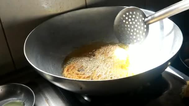 Heerlijk Fry Indian Snack Voor Thee Koken Van Chakali — Stockvideo