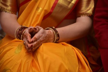 Hintli Gelinin Güzel Elleri. Maharashtra Gelini 