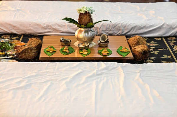 Special Table Coconut Engagment Hindu Worship Ceremony Rituals Coconut Maharashtra — Foto de Stock