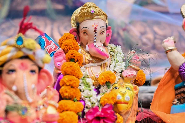 Schöne Statue Von Lord Ganesh Frische Farben Haupt Hinduistischen Gott — Stockfoto