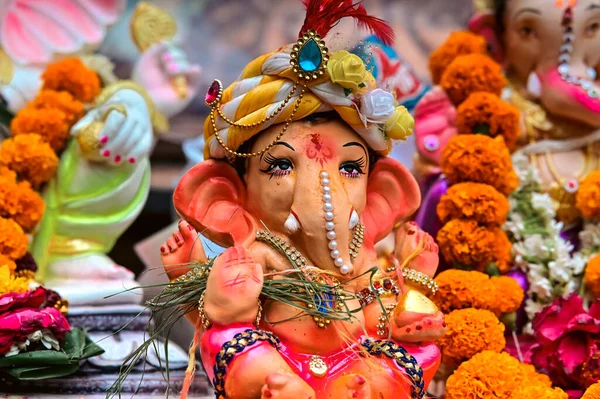 Taze Güzel Ganesh Heykeli Taze Renkler Ana Hindu Tanrı Heykeli — Stok fotoğraf
