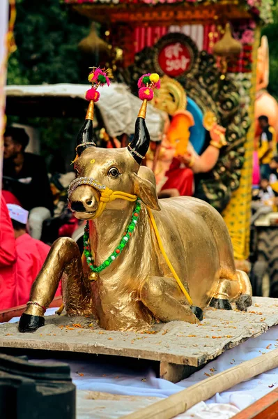 Golden Bull Statue Hindu Religion Money Symbol Bull China Zodiac — Stock Photo, Image