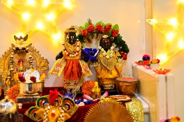 Lord Vitthal Heykeli. Hindu Tanrısı. Maharashtra Kültürü. Işıklı Renkli Heykel