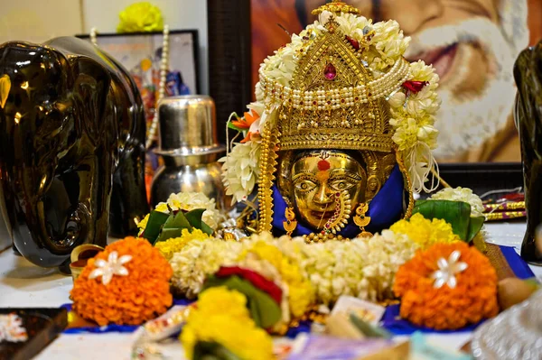 Golden Statue Goddess Durga Engelsk Devi Ansiktsskjema Hindugudinne Hovedguden Hinduistisk – stockfoto