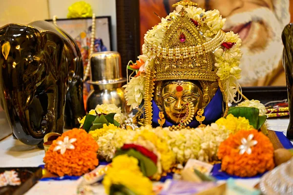 Zlatá Socha Devi Durgy Devi Face Form Hinduistická Bohyně Hlavní — Stock fotografie