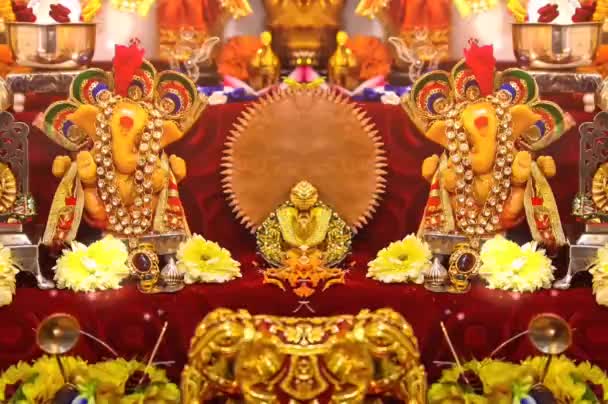 Precioso Golden Ganesha Estatua Dios Principal Indio Templo Casero Dios — Vídeos de Stock