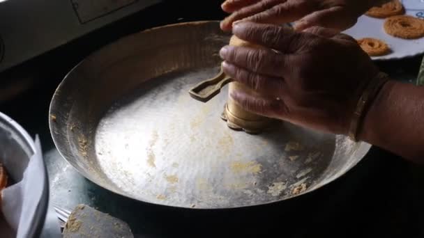 인도의 전통적으로 과정을 개발하는 인도의 전통적 맛있는 — 비디오