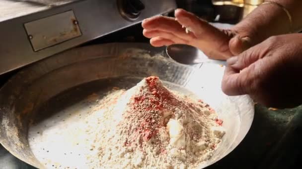 인도의 요리인 Chakkali 재료이다 전통적으로 과정을 개발하는 인도의 전통적 맛있는 — 비디오