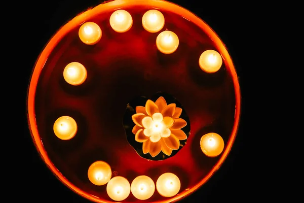 Speciale Lichten Van Happy Diwali Rangoli Met Licht Water Familie — Stockfoto