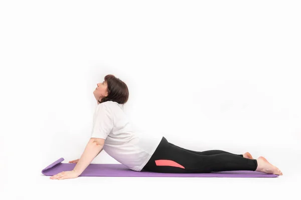 Mujer Joven Que Tiene Sobrepeso Practica Yoga Chica Está Tratando — Foto de Stock