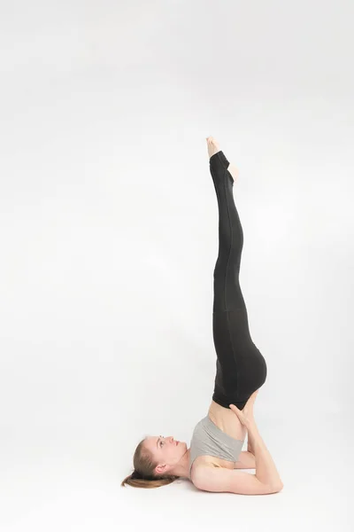 Viparita Karani Salamba Sarvangasana Supported Shoulderstand Yoga Trainer Shows Technique — Fotografia de Stock