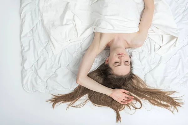 Beautiful Young Woman Sleeps Her Bed White Sheets Home Top — Stock Photo, Image