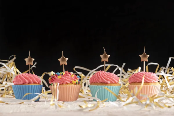 Pastelitos Festivos Con Velas Forma Estrellas Sobre Fondo Negro Copiar — Foto de Stock