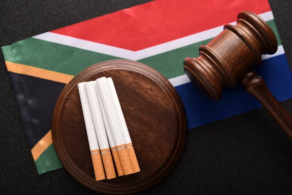 Прапор Південної Африки Цигарки Гавель Судді Продаж Сигарет Японії Закон — стокове фото