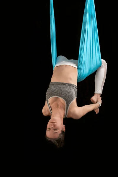 Aerial Gymnast Trains Sports Hammock Portrait Sporting Woman Practice Flying — Stock Photo, Image
