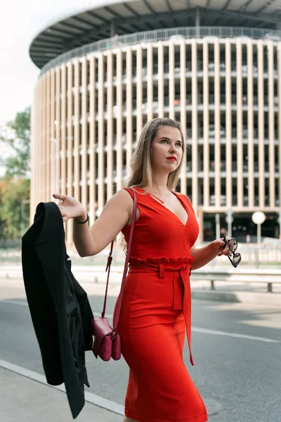 Attractive Sexy Young Business Woman Wears Red Dress Business Center — Zdjęcie stockowe