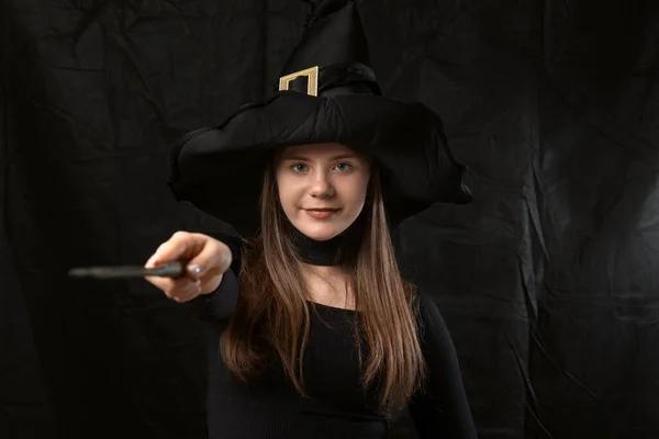 Portrait Young Woman Witches Pointed Hat Magic Wand Her Hands — Foto Stock