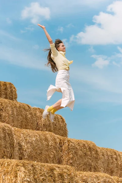 Girl While Jumping Big Haystack Woman Has Fun Jumps Hay — Foto de Stock