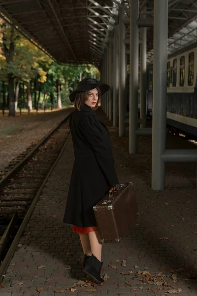 Retrato Mujer Mediana Edad Con Abrigo Sombrero Vintage Dama Con — Foto de Stock