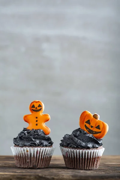 Cupcake Met Zwarte Room Voor Viering Van Halloween Houten Tafel — Stockfoto