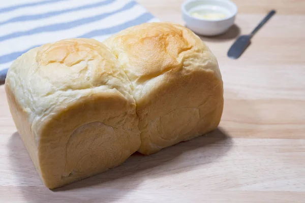 Toast Grano Tenero Con Grano Secco Burro Sul Tavolo Legno — Foto Stock