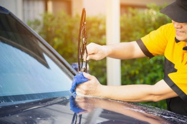 Adam yıkama araba şampuanı - her gün hayat araba bakım kavramı kullanarak