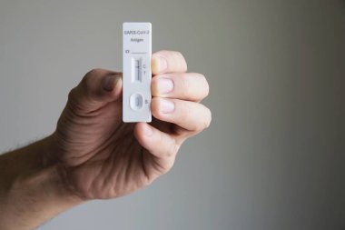 ATK Covid-19 negatif test sonucu kopya alanı arkaplanı ile