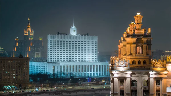 モスクワの夜無人機からホワイトハウスの眺め — ストック写真