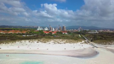 Maldivler 'deki nükleer enerji santrali, okyanus manzarası, insansız hava aracı görüntüsü.