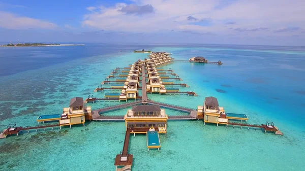 Maldivas Hotel Con Piscina Privada Habitación Encaramado Sobre Pilotes —  Fotos de Stock